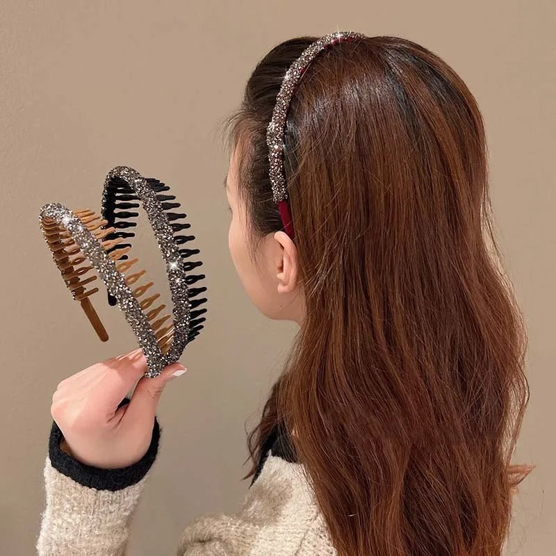 Bandeau denté avec paillettes avec model