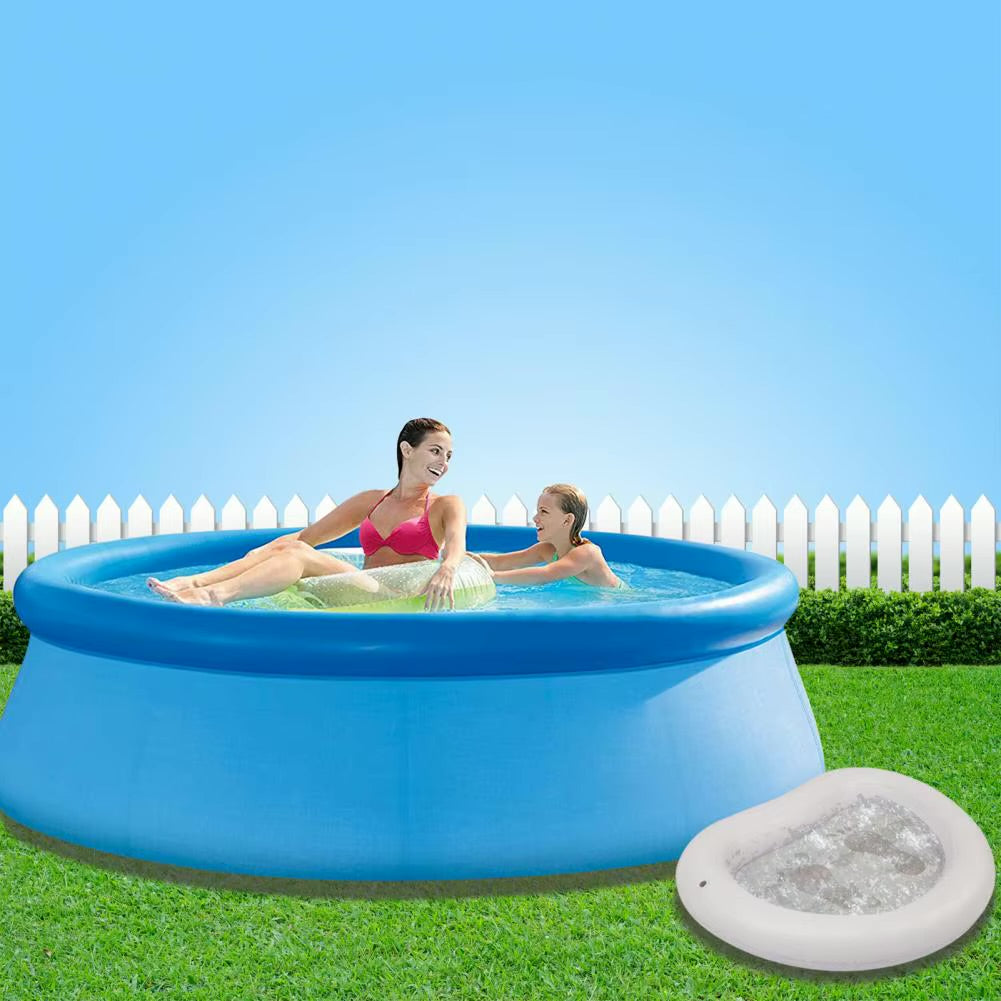 bassin gonflable de pieds pres piscine exterieure en cours