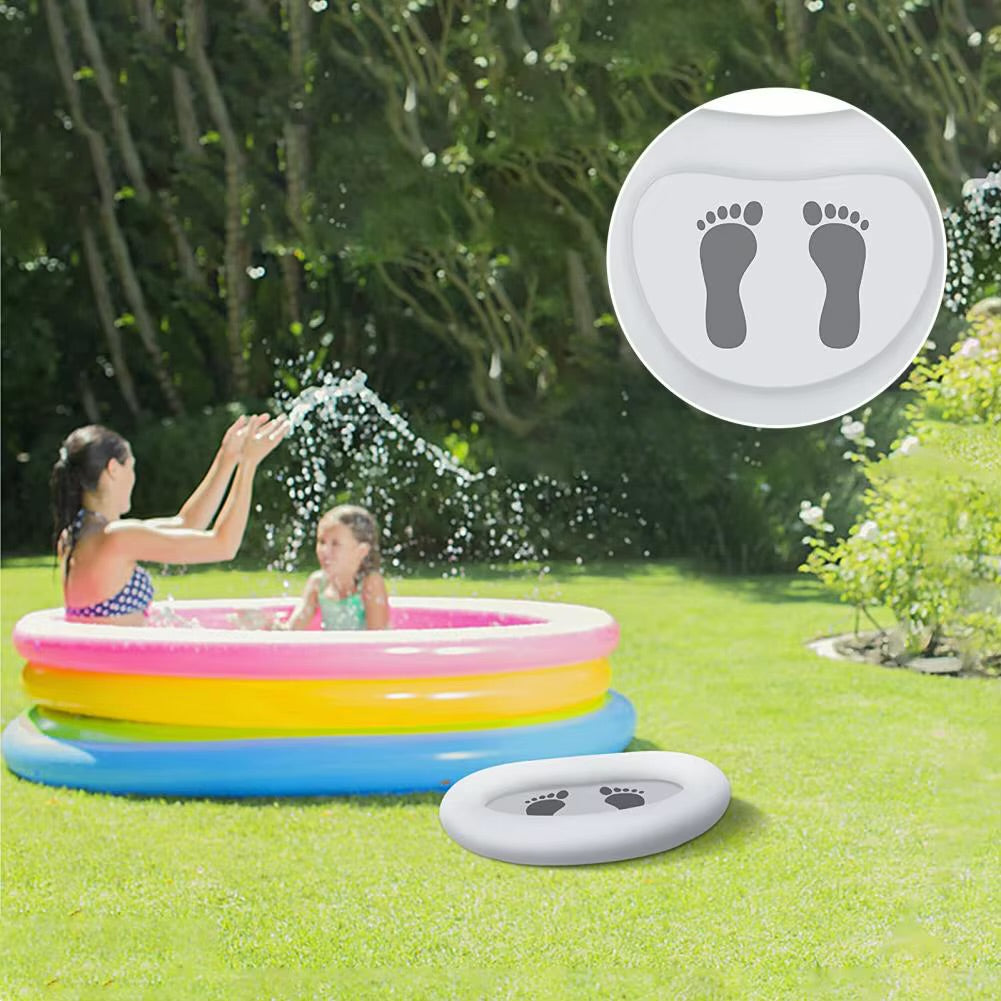 bassin gonflable de pieds pres piscine multicouleure foret