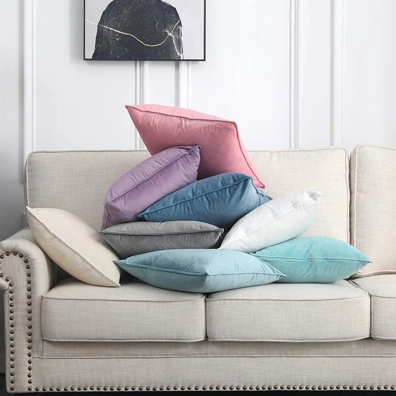 couverture de coussin en velour salon teintes foncees
