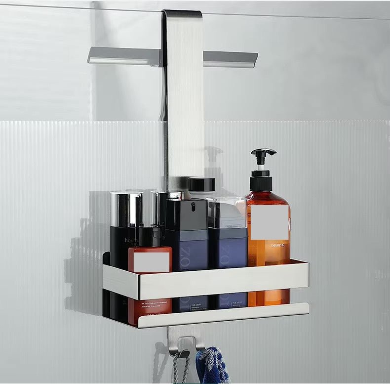 etagere de douche pour homme argent remplie sur douche