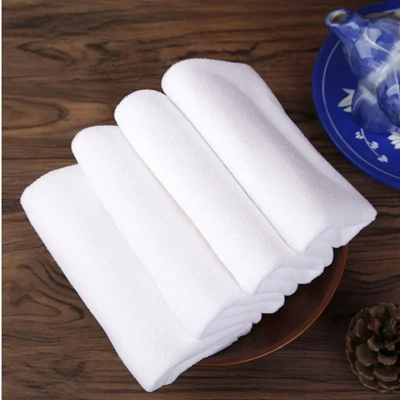 lot de serviettes de toilette blanches au bol