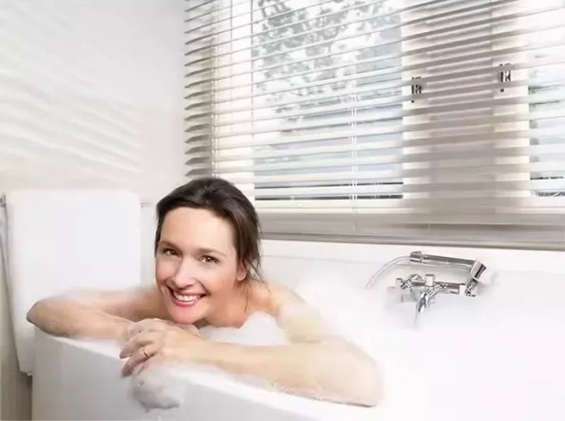 Machine à bulles cliente heureuse