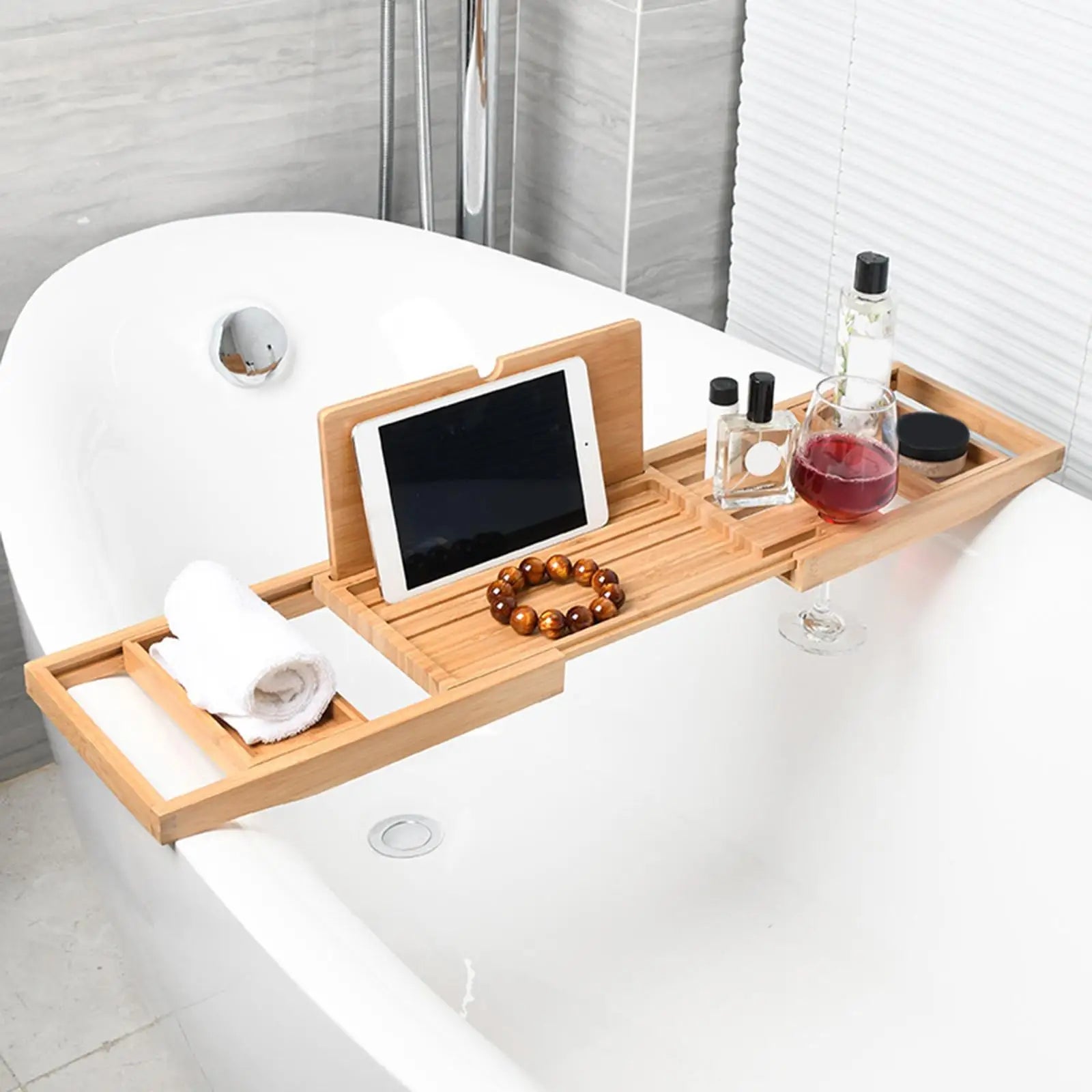 plateau de baignoire avec sections vide sur bain